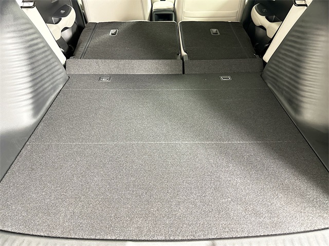 Vehicle image 8 of 23