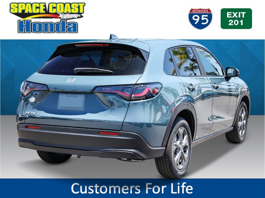 Vehicle image 4 of 17