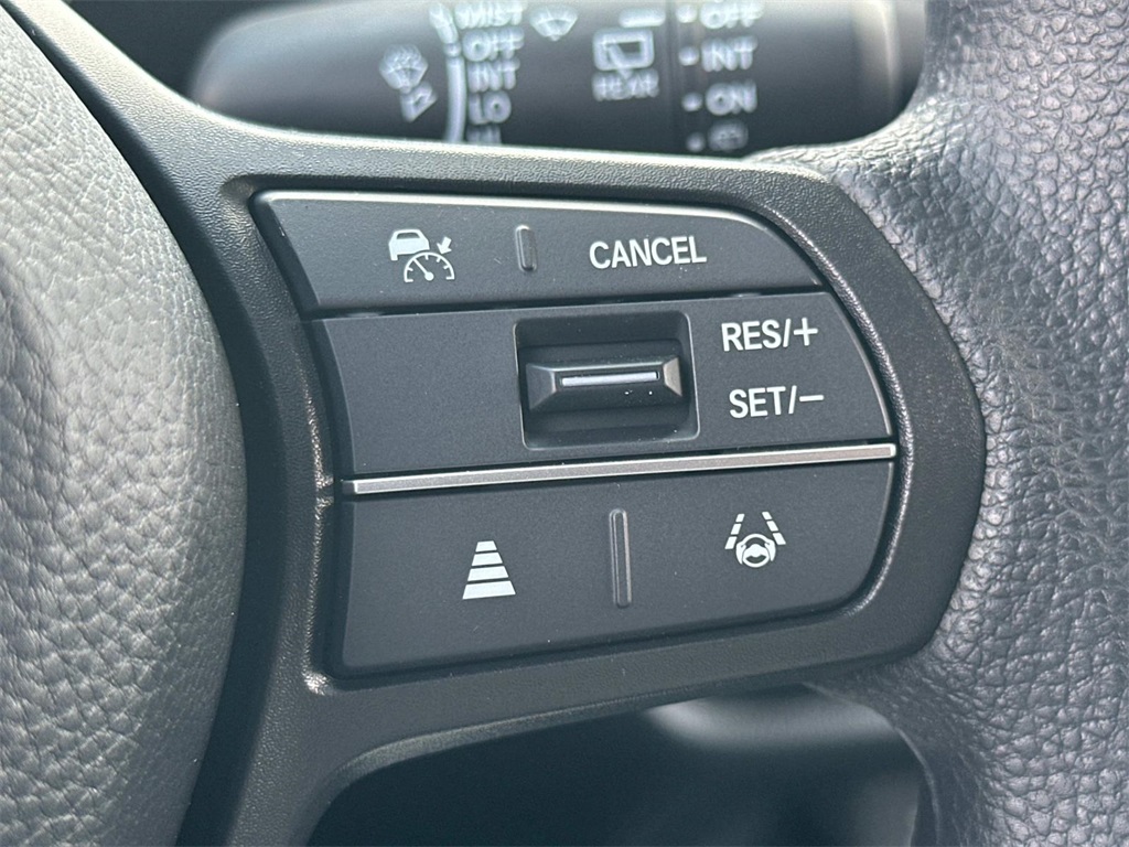 Vehicle image 17 of 18