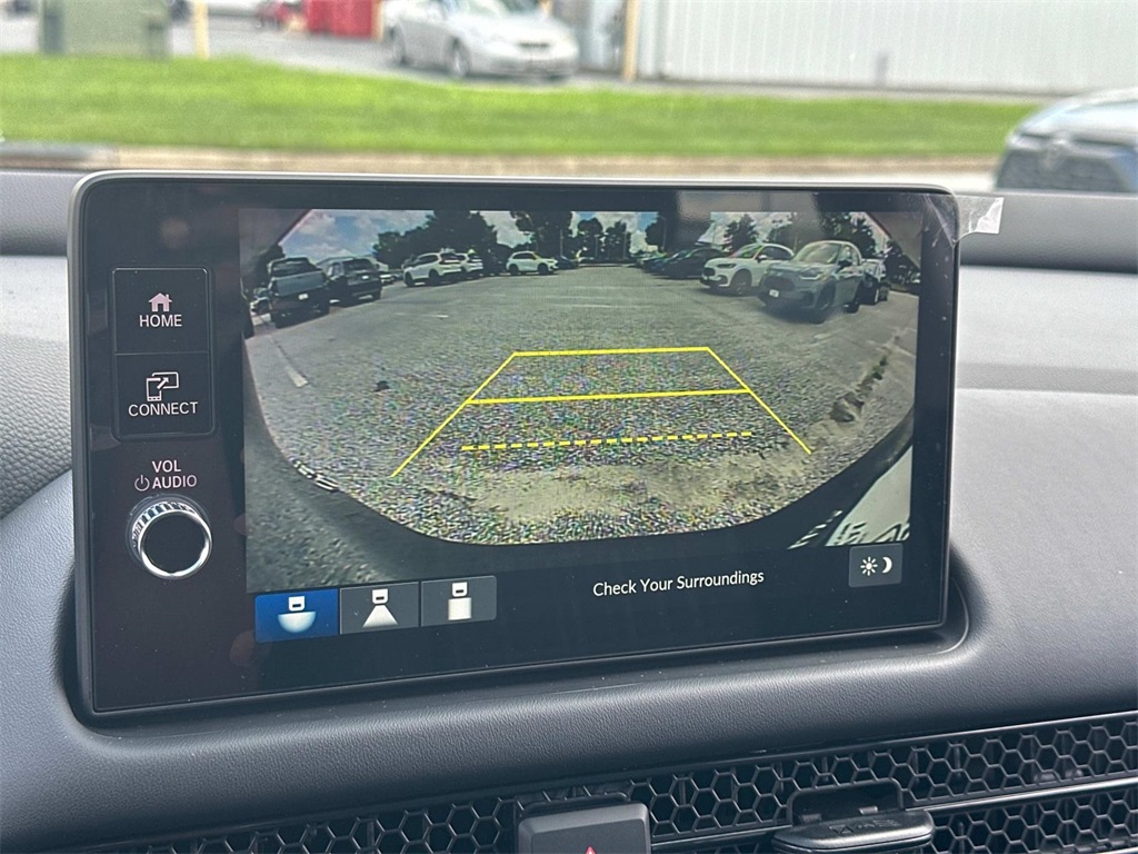 Vehicle image 12 of 18