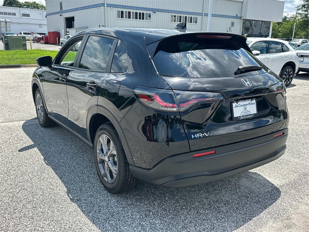 Vehicle image 5 of 18