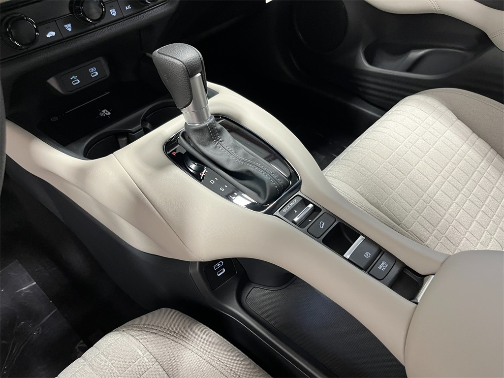 Vehicle image 16 of 20
