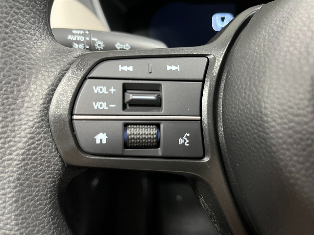 Vehicle image 19 of 20