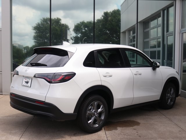 2026 Honda HR-V LX Image 4 of 27