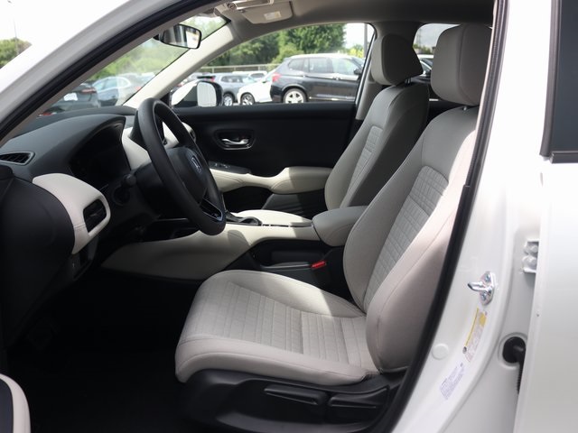 2026 Honda HR-V LX Image 11 of 27