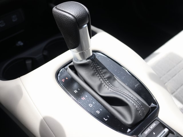 2026 Honda HR-V LX Image 18 of 27