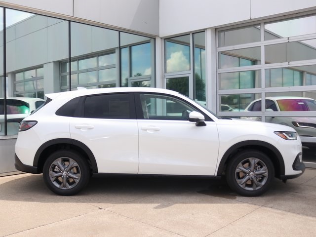 2026 Honda HR-V LX Image 3 of 27