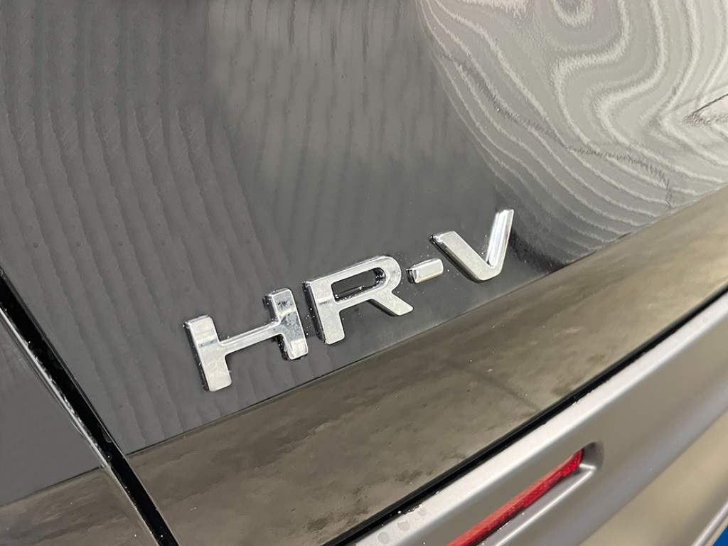 Vehicle image 18 of 20