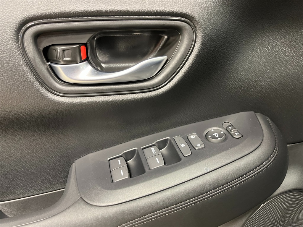 Vehicle image 19 of 20