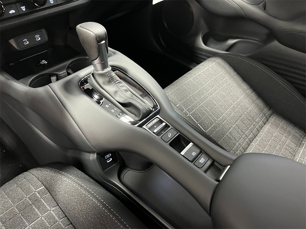 Vehicle image 16 of 20