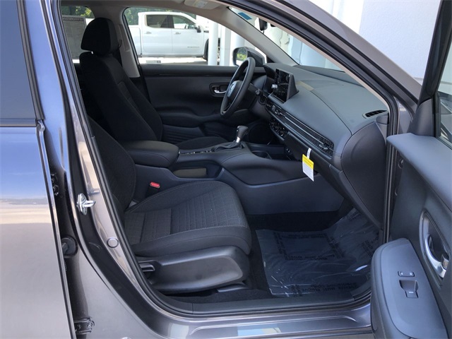 Vehicle image 9 of 14