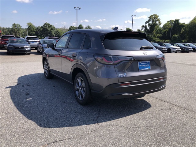 Vehicle image 5 of 14
