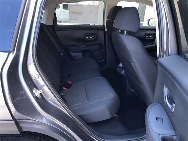 Vehicle image 10 of 14