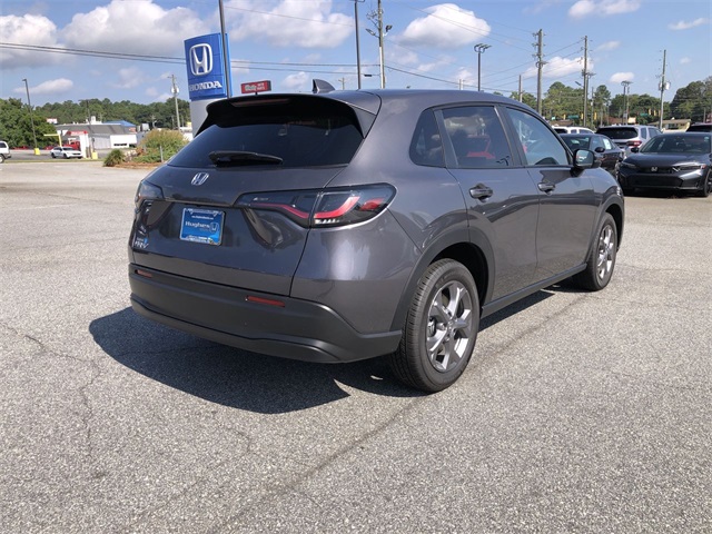 Vehicle image 4 of 14