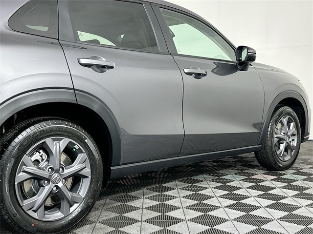 Vehicle image 5 of 23