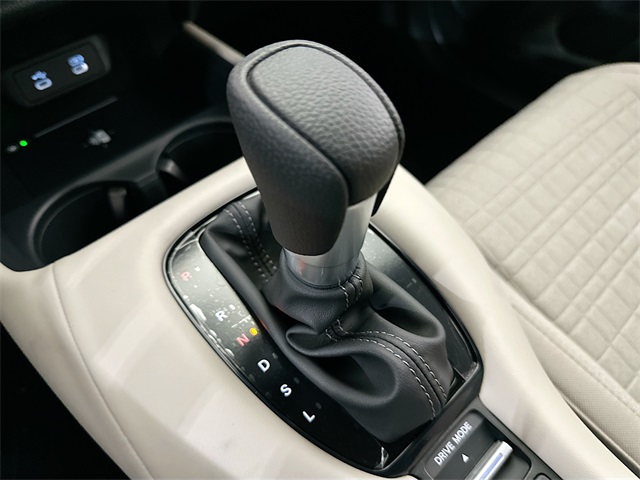 Vehicle image 20 of 23