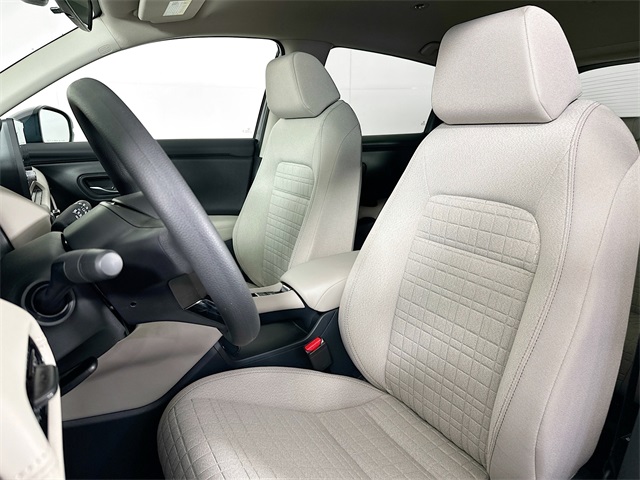 Vehicle image 11 of 23