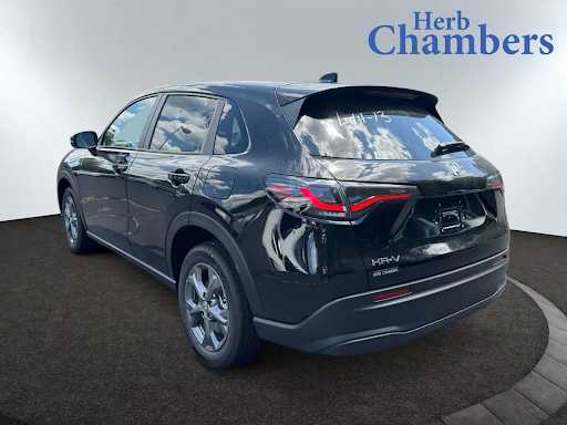 2026 Honda HR-V LX Image 4 of 14