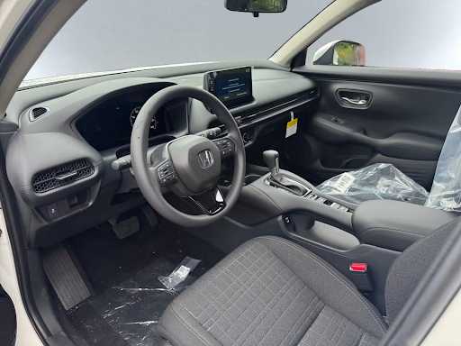 2026 Honda HR-V LX Image 10 of 14