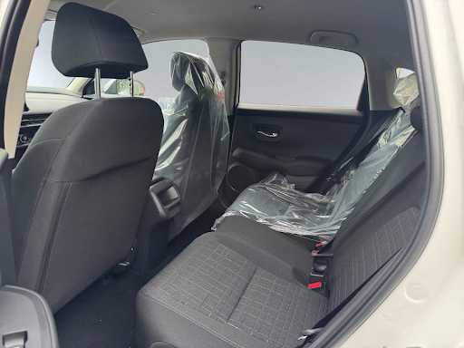 2026 Honda HR-V LX Image 8 of 14