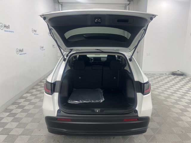 2026 Honda HR-V LX Image 8 of 16