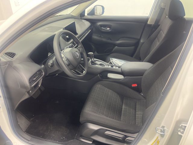 2026 Honda HR-V LX Image 15 of 16