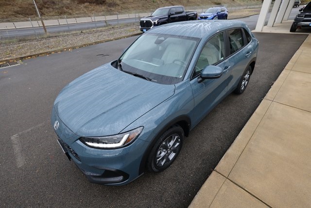 2026 Honda HR-V LX Image 2 of 39