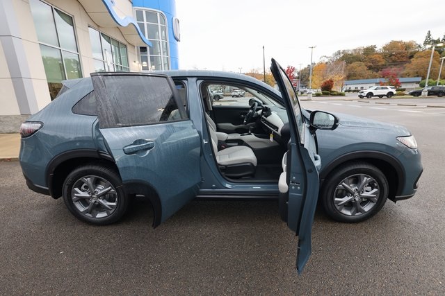 2026 Honda HR-V LX Image 8 of 39