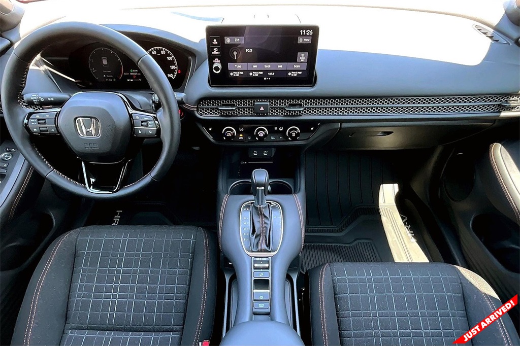 Vehicle image 9 of 12