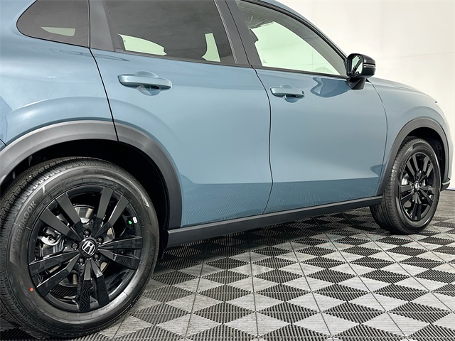 Vehicle image 5 of 24