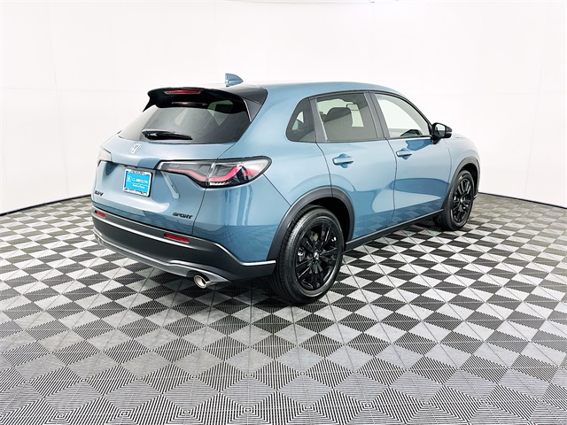 Vehicle image 4 of 24