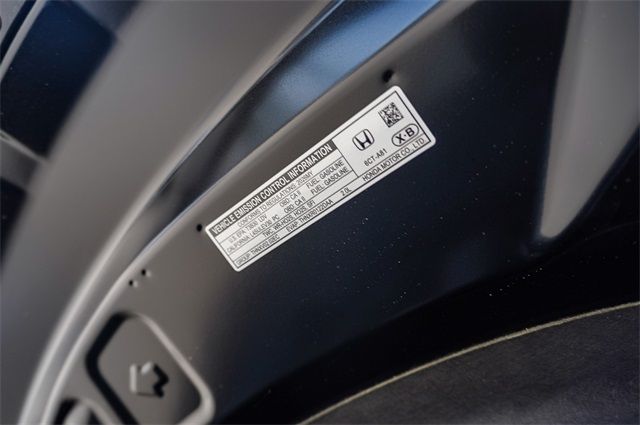 Vehicle image 25 of 36
