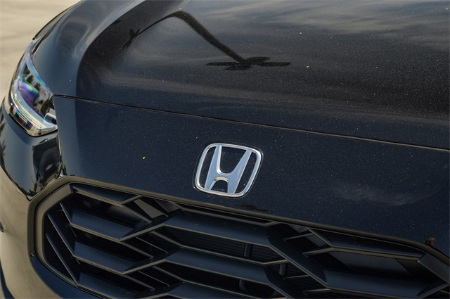Vehicle image 29 of 36
