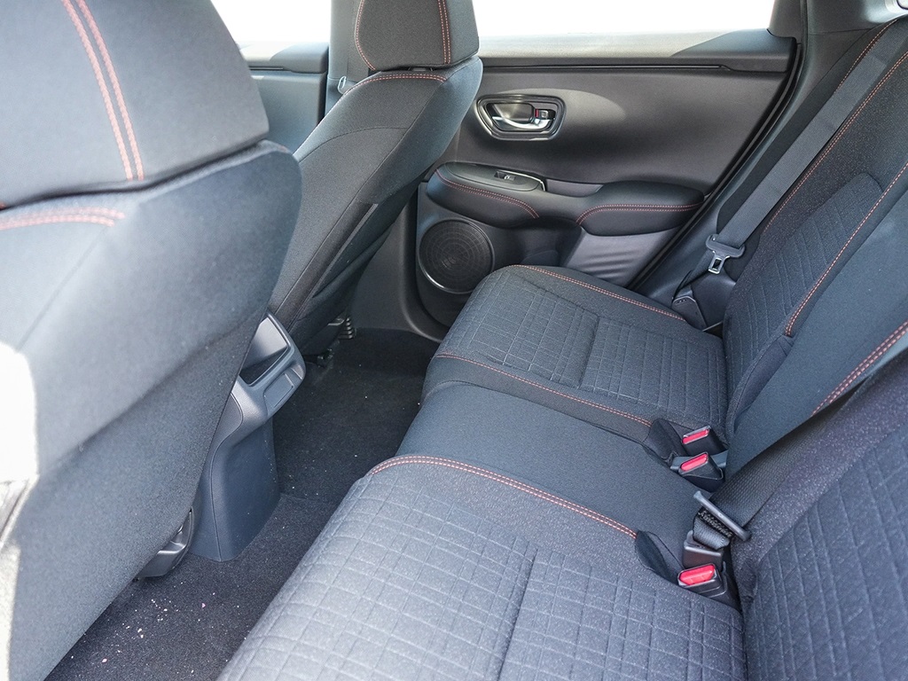 Vehicle image 7 of 17