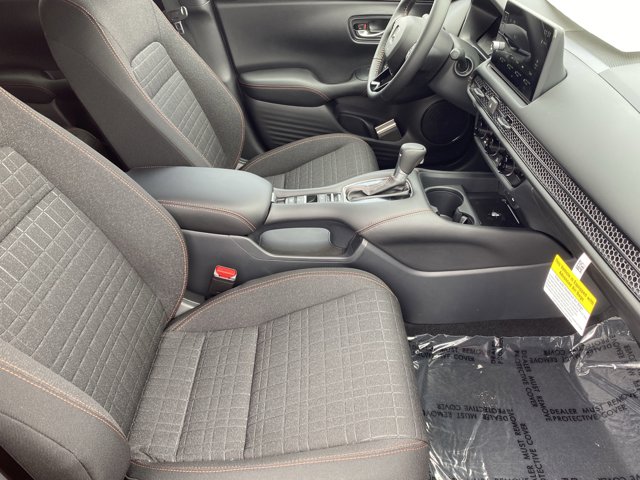 Vehicle image 10 of 18