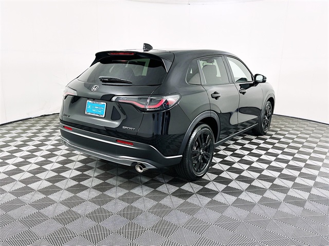 Vehicle image 4 of 24