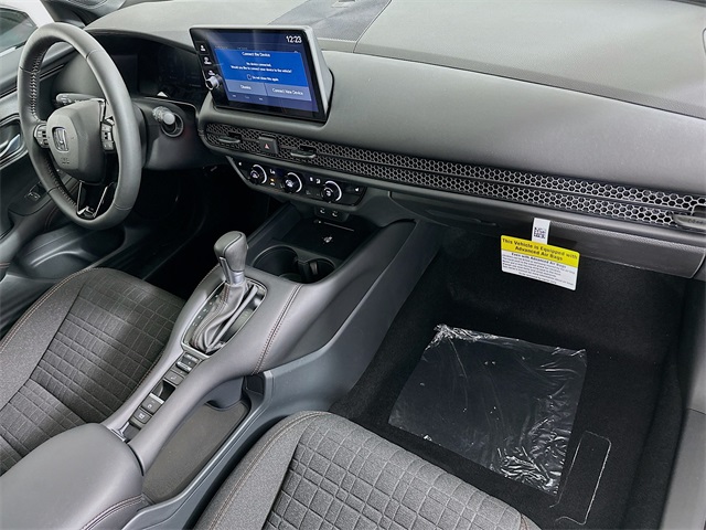 Vehicle image 14 of 24