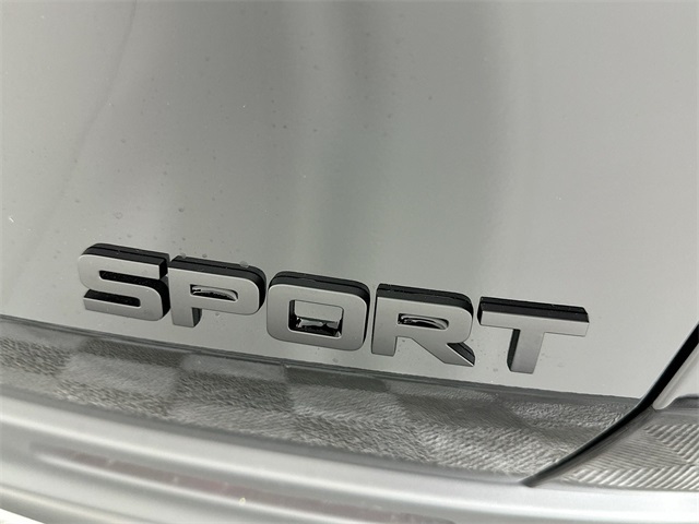 Vehicle image 22 of 24