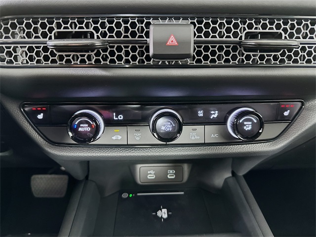 Vehicle image 23 of 24