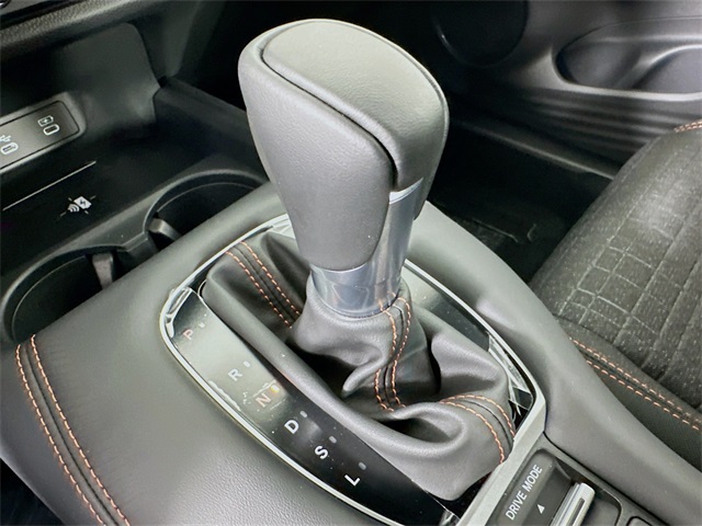 Vehicle image 20 of 24