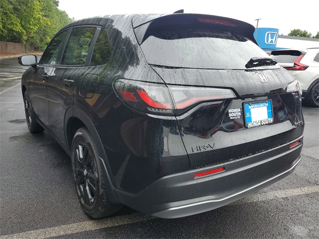 Vehicle image 4 of 10