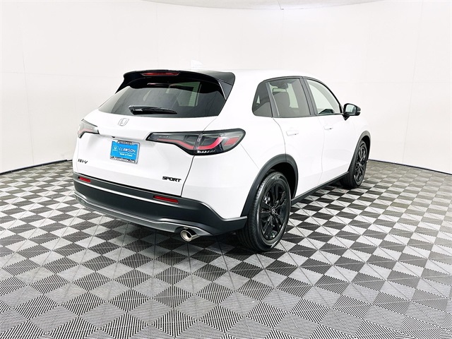 Vehicle image 4 of 24