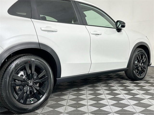 Vehicle image 5 of 24