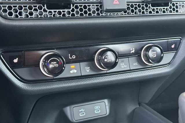 Vehicle image 22 of 40