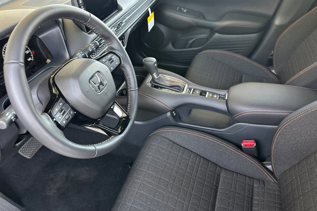 Vehicle image 10 of 40