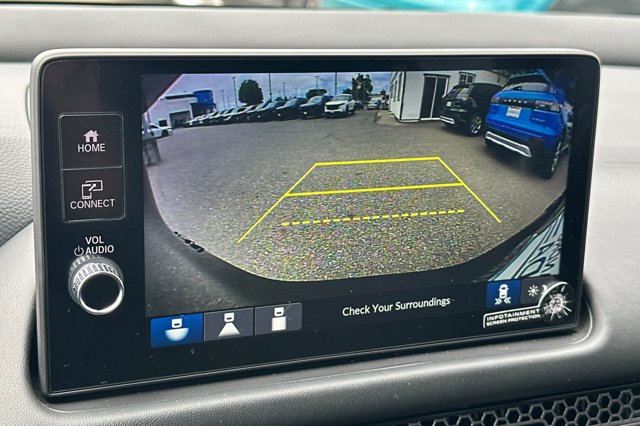 Vehicle image 21 of 40