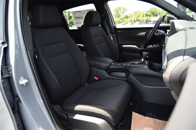 Vehicle image 10 of 24