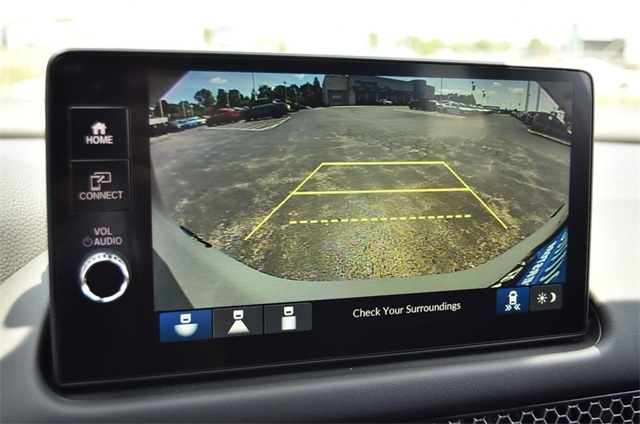 Vehicle image 16 of 24