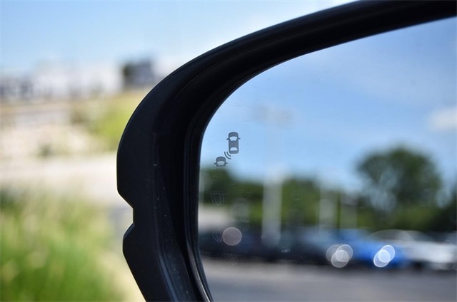 Vehicle image 15 of 24