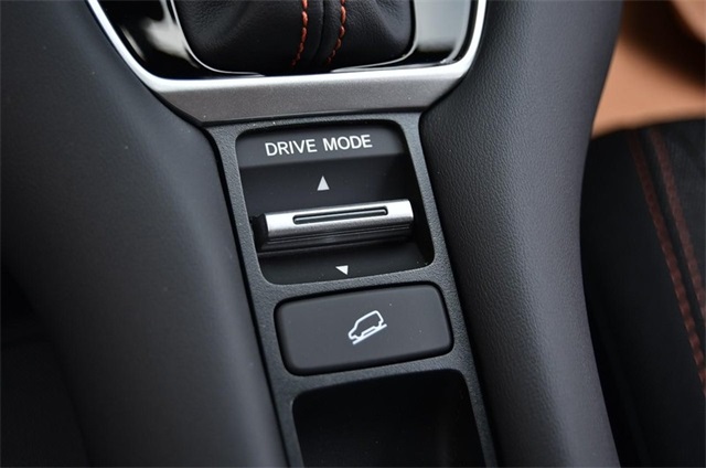 Vehicle image 21 of 24